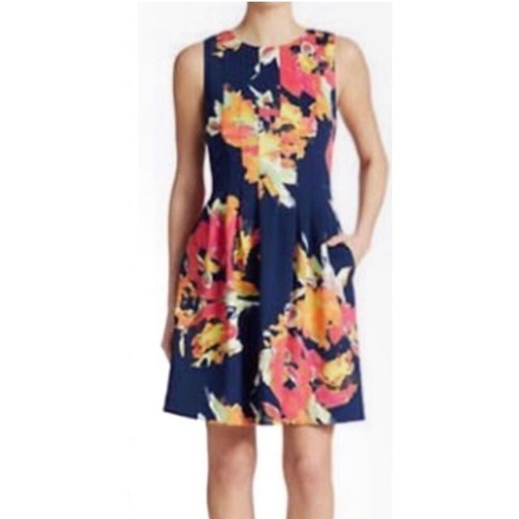 Vince Camuto Dresses & Skirts - Vince Camuto Sleeveless Floral Dress